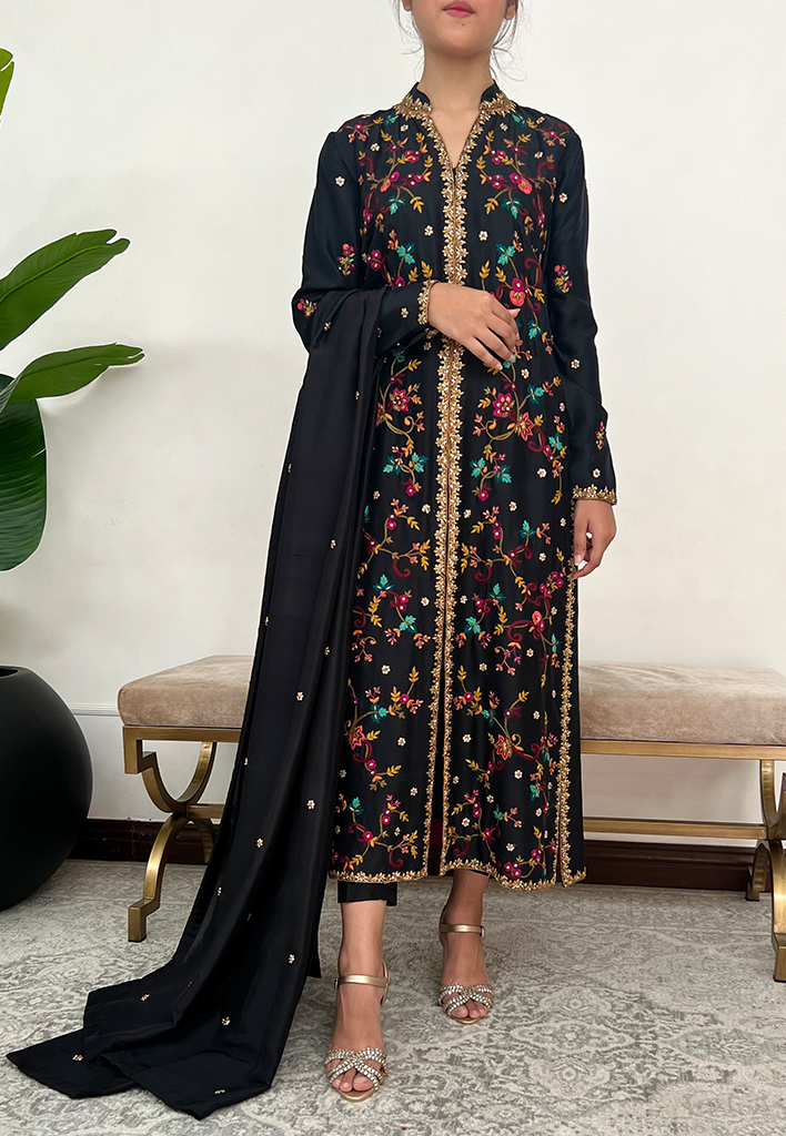 Jia-with-Pants-Featured-Imaged