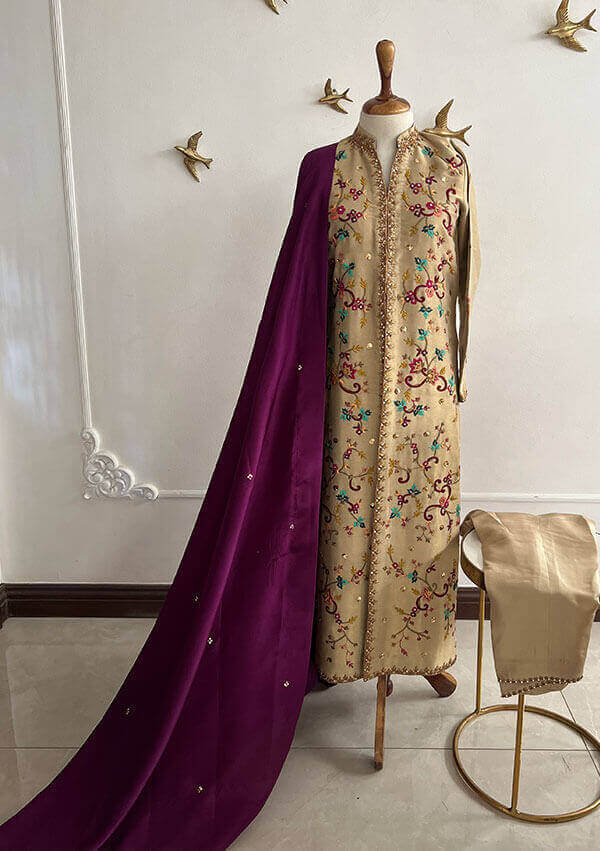 Jia-with-Pants-Gold-Featured-Image