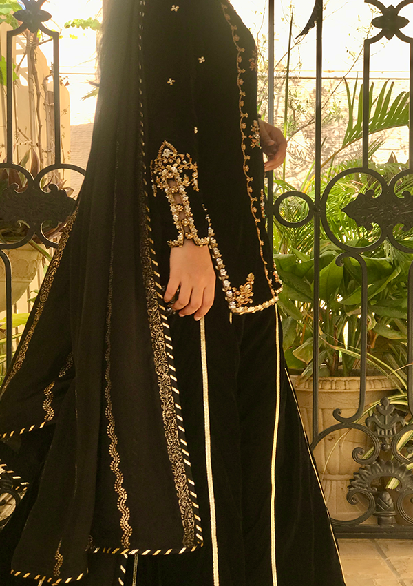 Selena-with-Dupatta-Image-Three