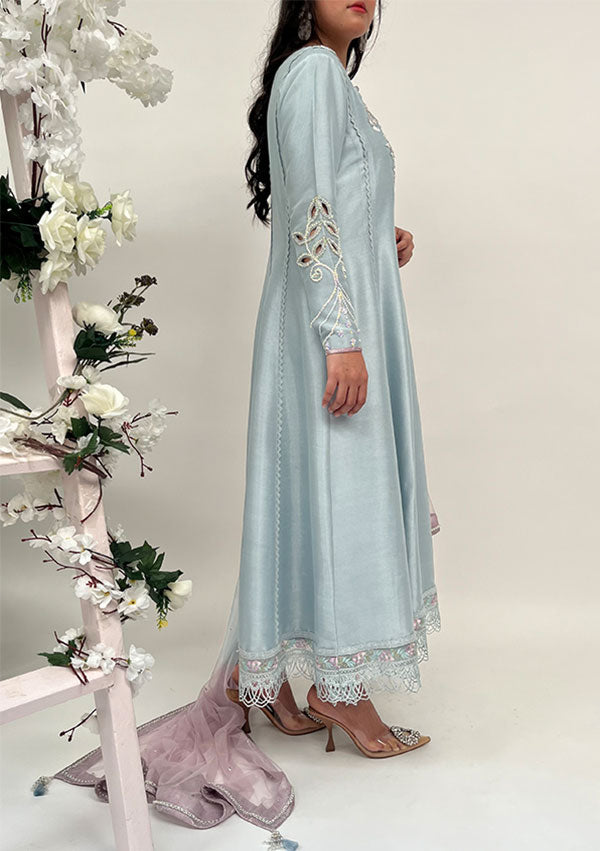 Nada-With-Pants-And-Dupatta-Image-Three