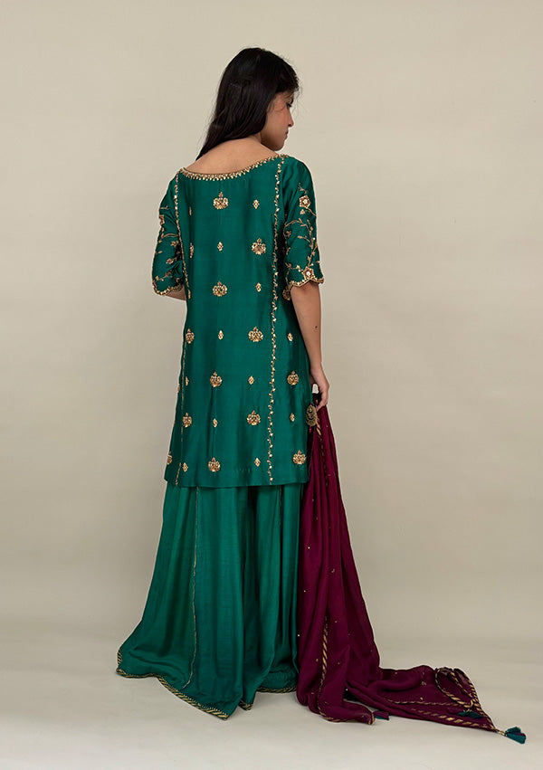 Alam-with-Dhaka-Pants-and-Dupatta-Image-One