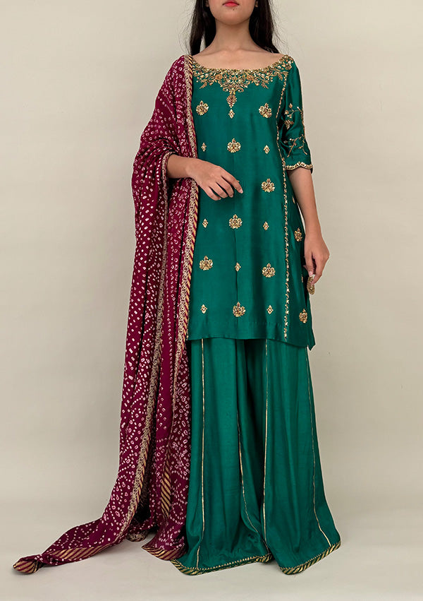 Alam-with-Dhaka-Pants-and-Dupatta-Image-Three