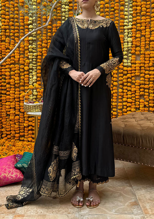 Janan-with-Izaar-and-Dupatta-Featured-Image