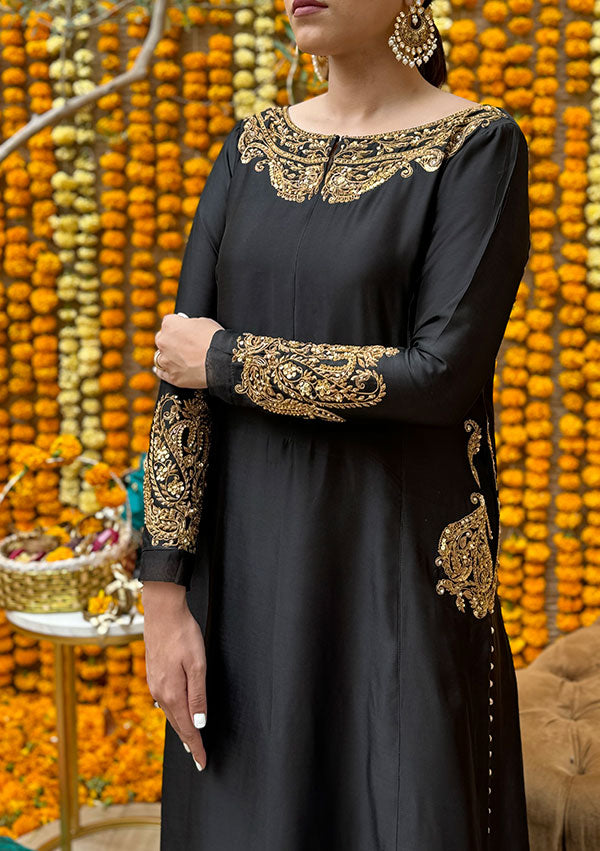 Janan-with-Izaar-and-Dupatta-Image-Two
