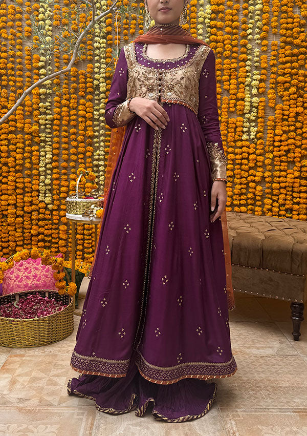 Mareeha-with-Crushed-Dhaka-and-Dupatta-Featured-Image