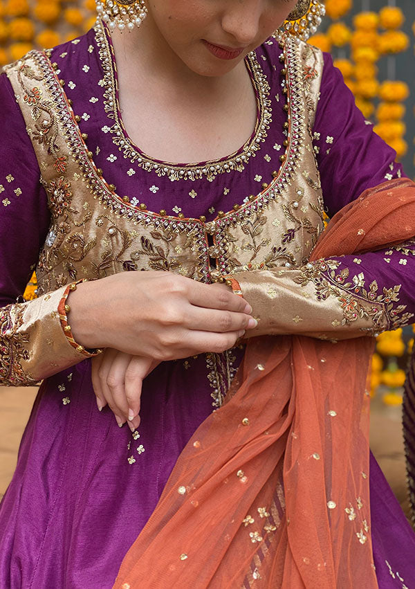 Mareeha-with-Crushed-Dhaka-and-Dupatta-Image-One