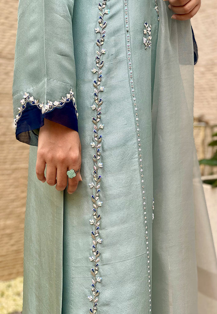 Miray-with-Dupatta-Image-Four