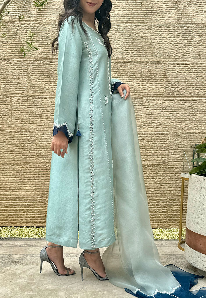 Miray-with-Dupatta-Image-Two