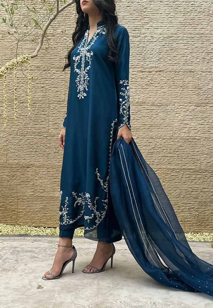 Vina-with-Dupatta-Featured-Image