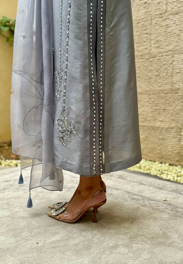 Zi-with-Dupatta-Image-Four