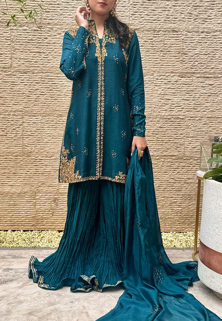 Aylee-with-Crushed-Dhaka-Pants-and-Dupatta-Featured-Image