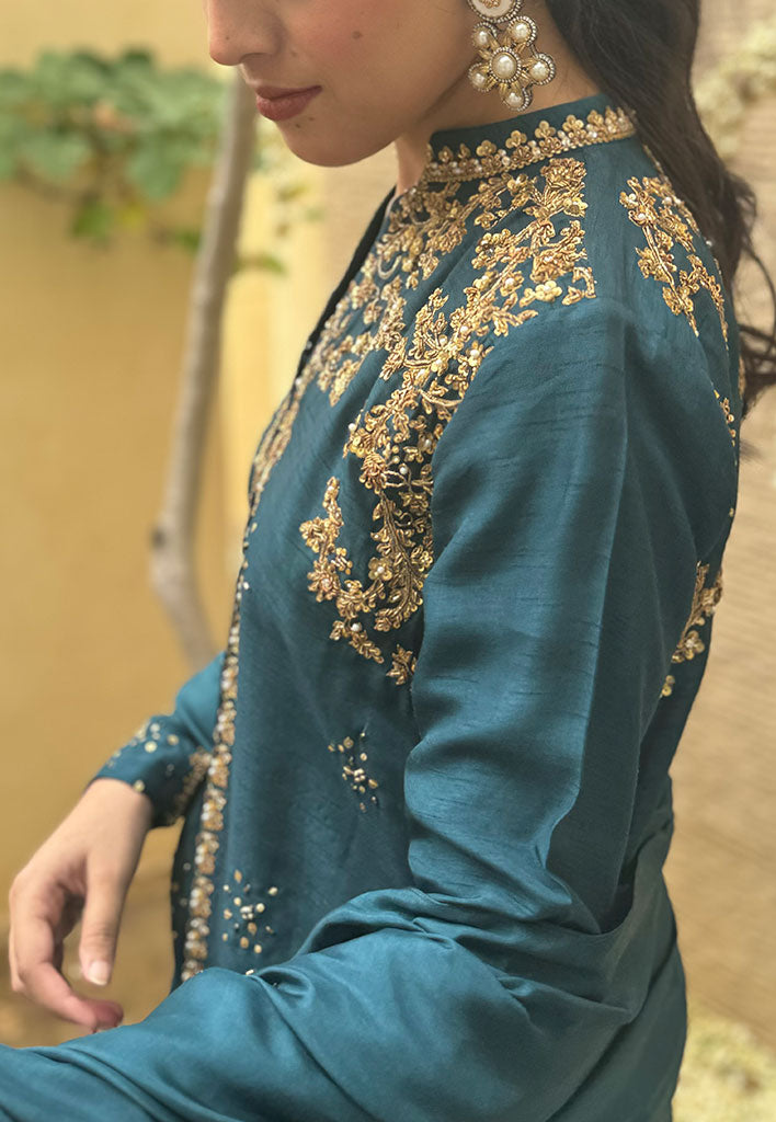 Aylee-with-Crushed-Dhaka-Pants-and-Dupatta-Image-Three