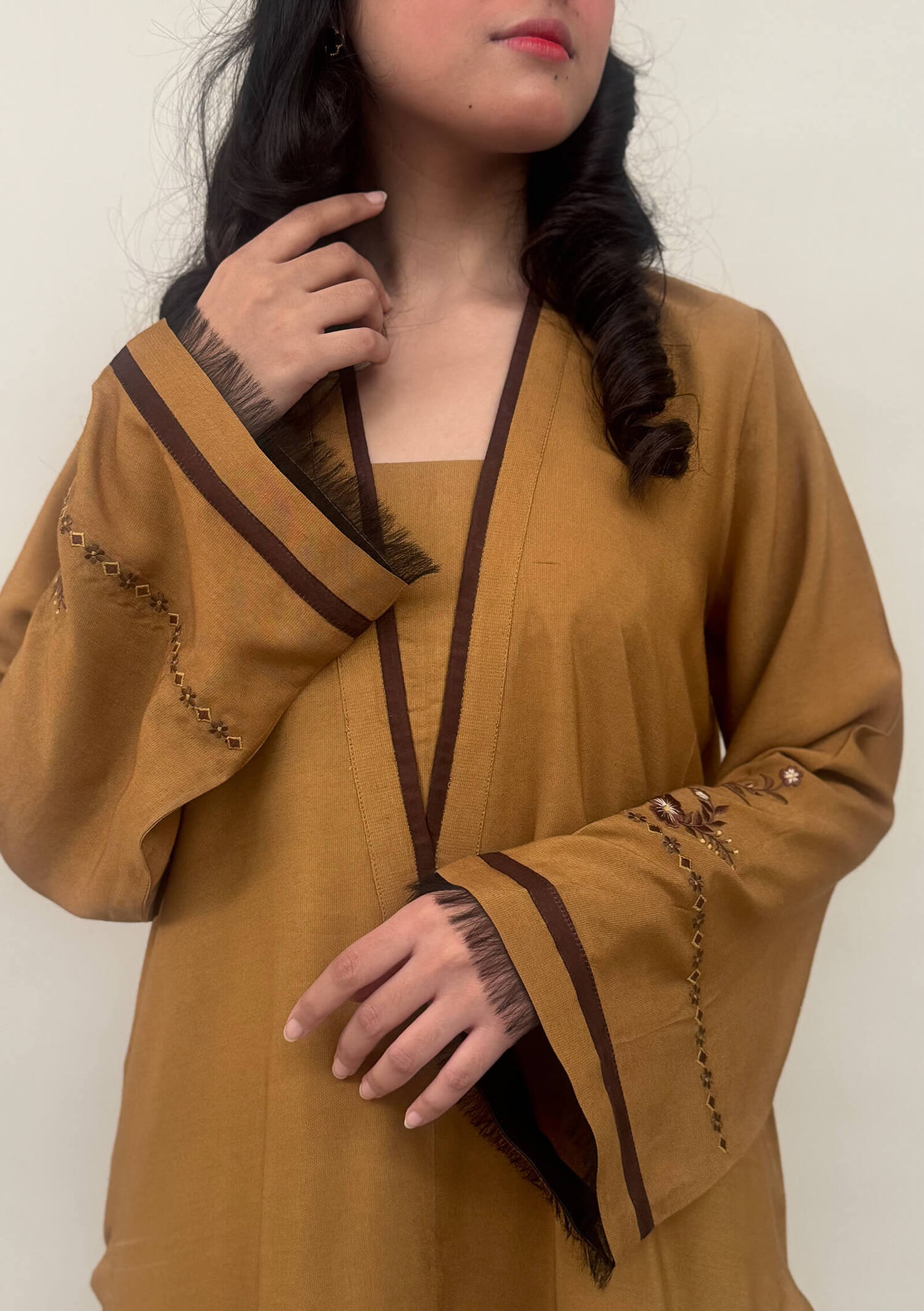 Fyra-With-Izaar-Image_One