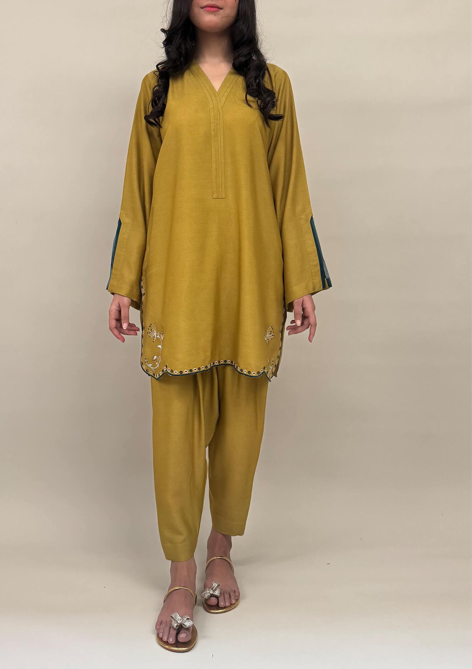 Ira-With-Shalwar-Featured_Image