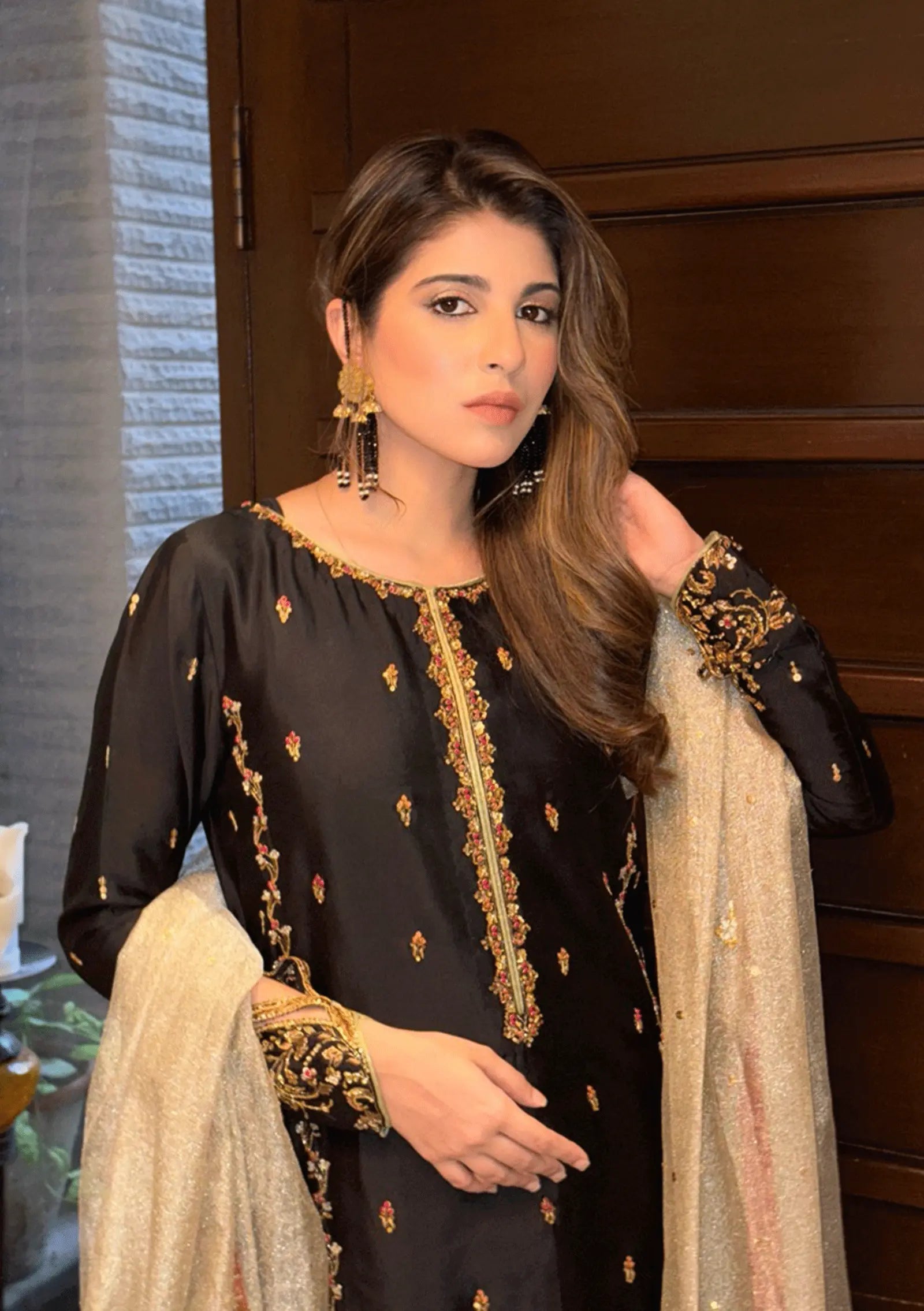 Zerin-with-Izaar-Pants-&amp;-Dupatta-Image-Two