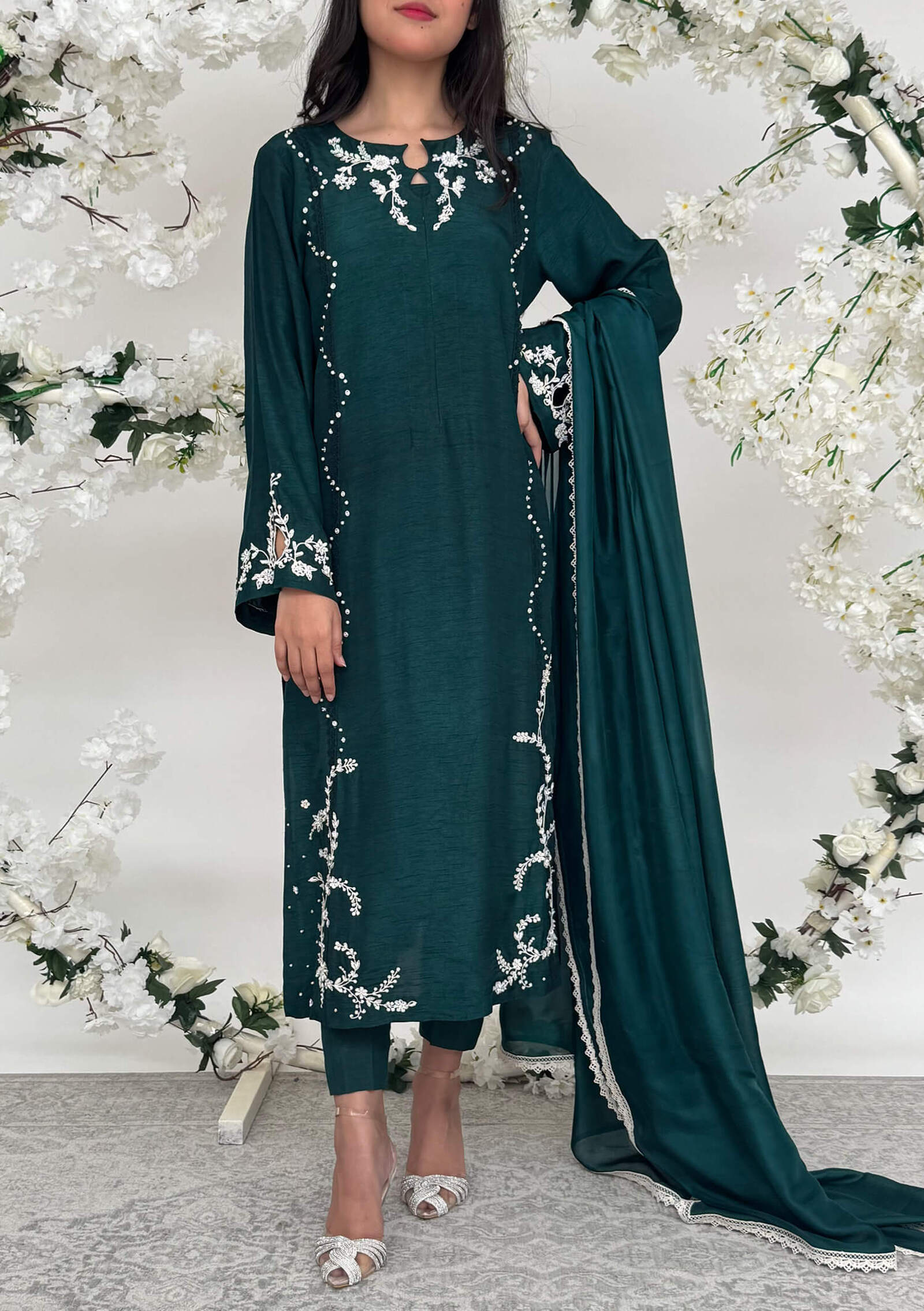 Raha-with-Pants-&amp;-Dupatta-Image-One