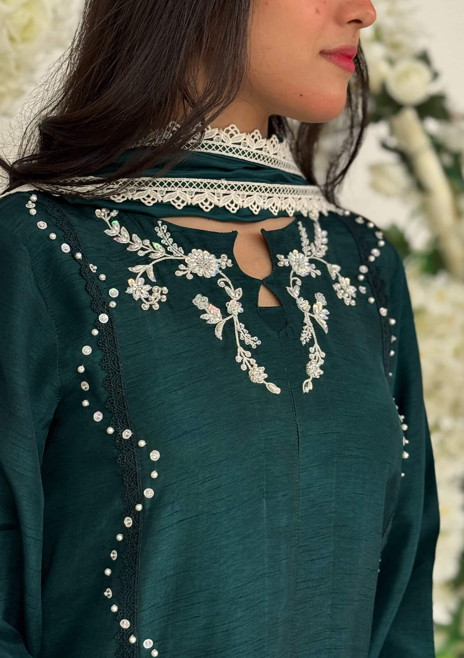 Raha-with-Pants-&amp;-Dupatta-Image-Three