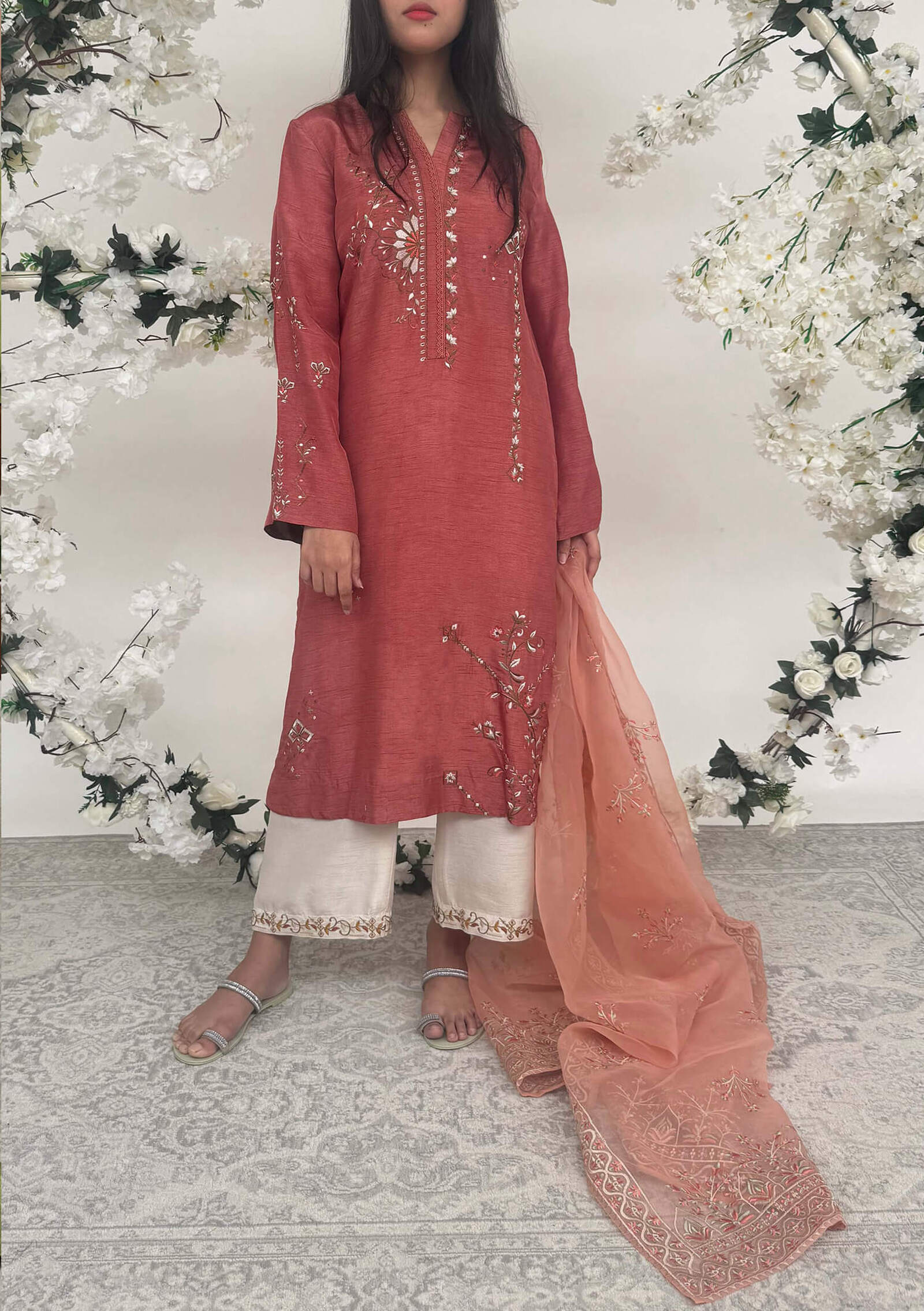 Saniya-with-Izaar-&amp;-Dupatta-Featured-Image
