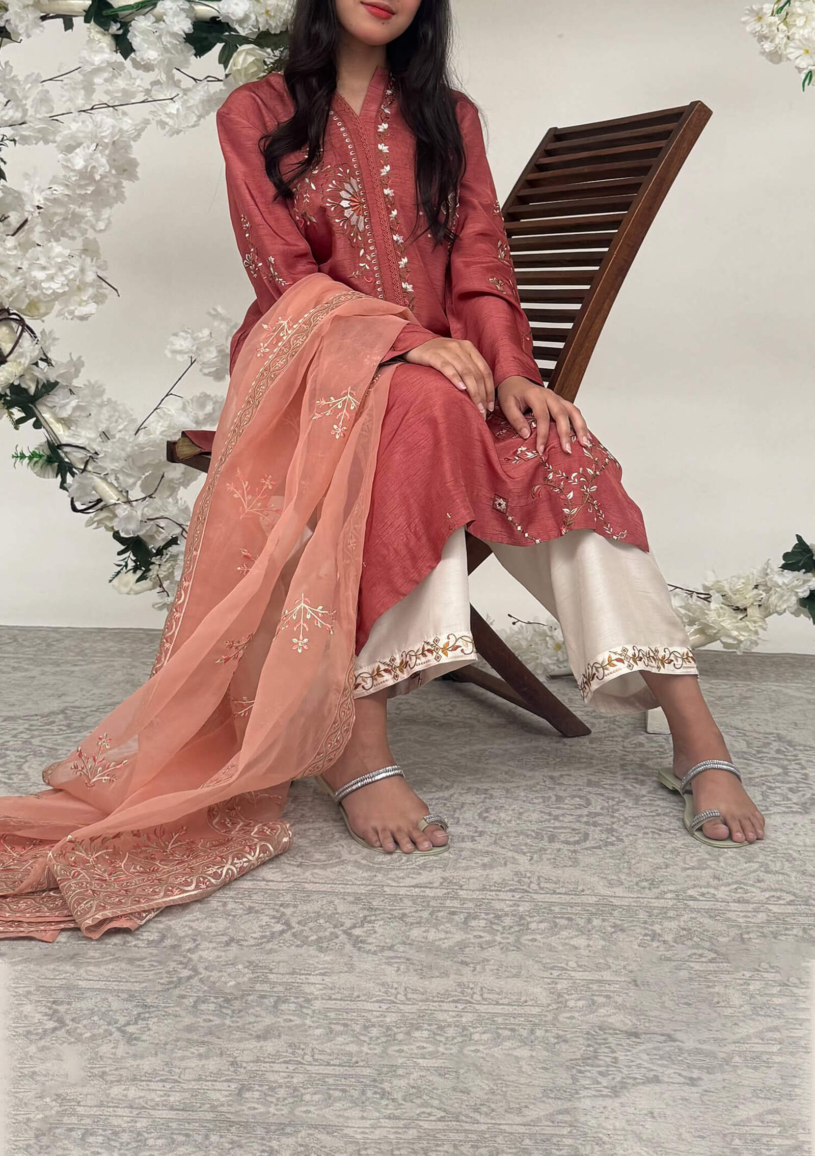 Saniya-with-Izaar-&amp;-Dupatta-Image-Five