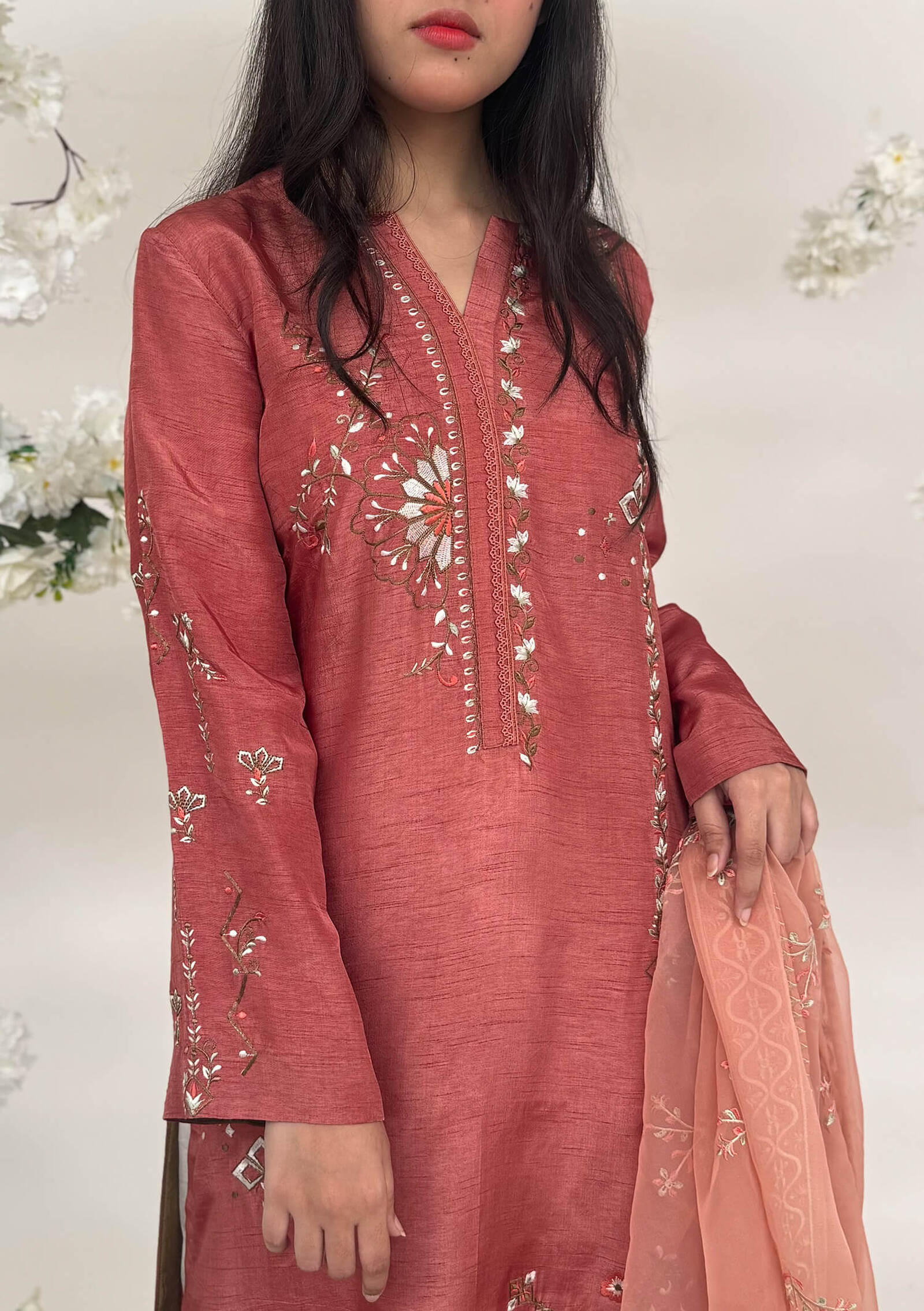 Saniya-with-Izaar-&amp;-Dupatta-Image-Four