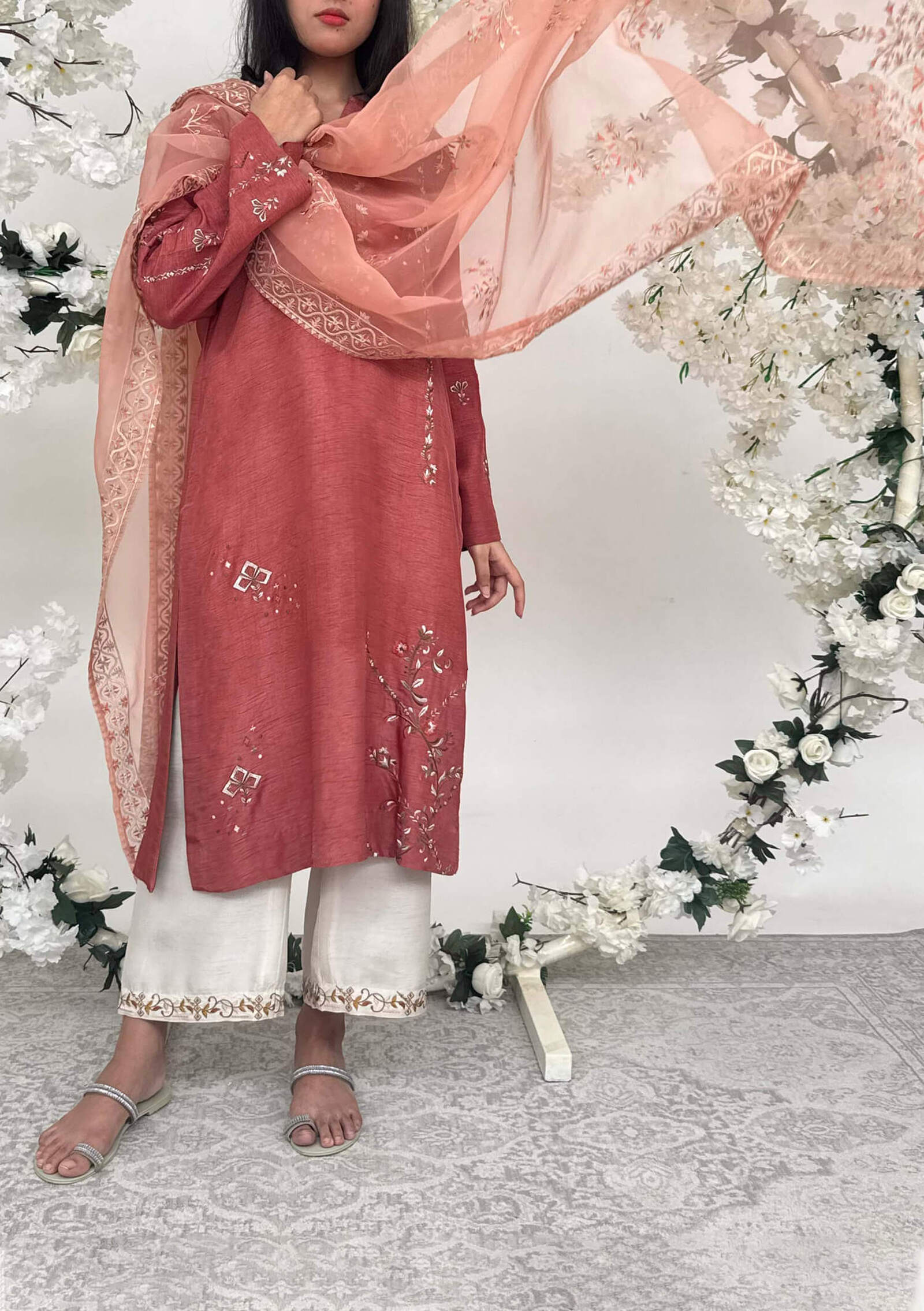 Saniya-with-Izaar-&amp;-Dupatta-Image-Three