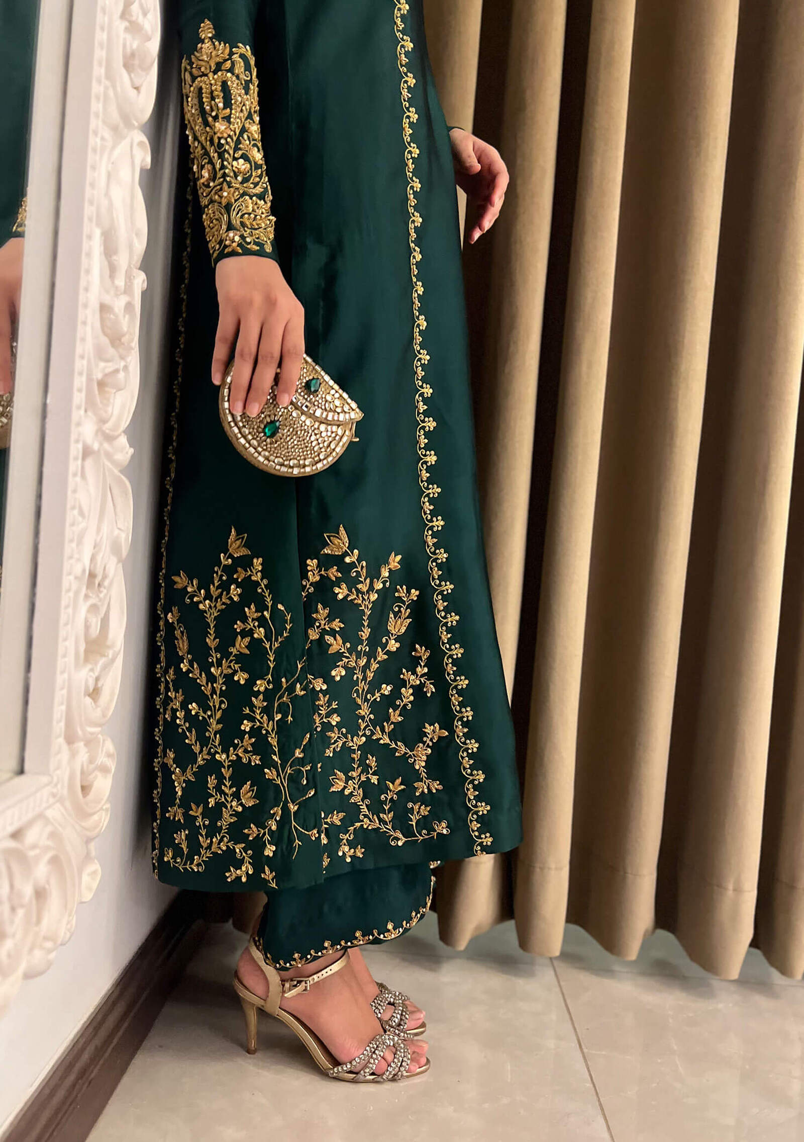 Zeenat-with-Izaar-Pants-&amp;-Dupatta-Image-Five