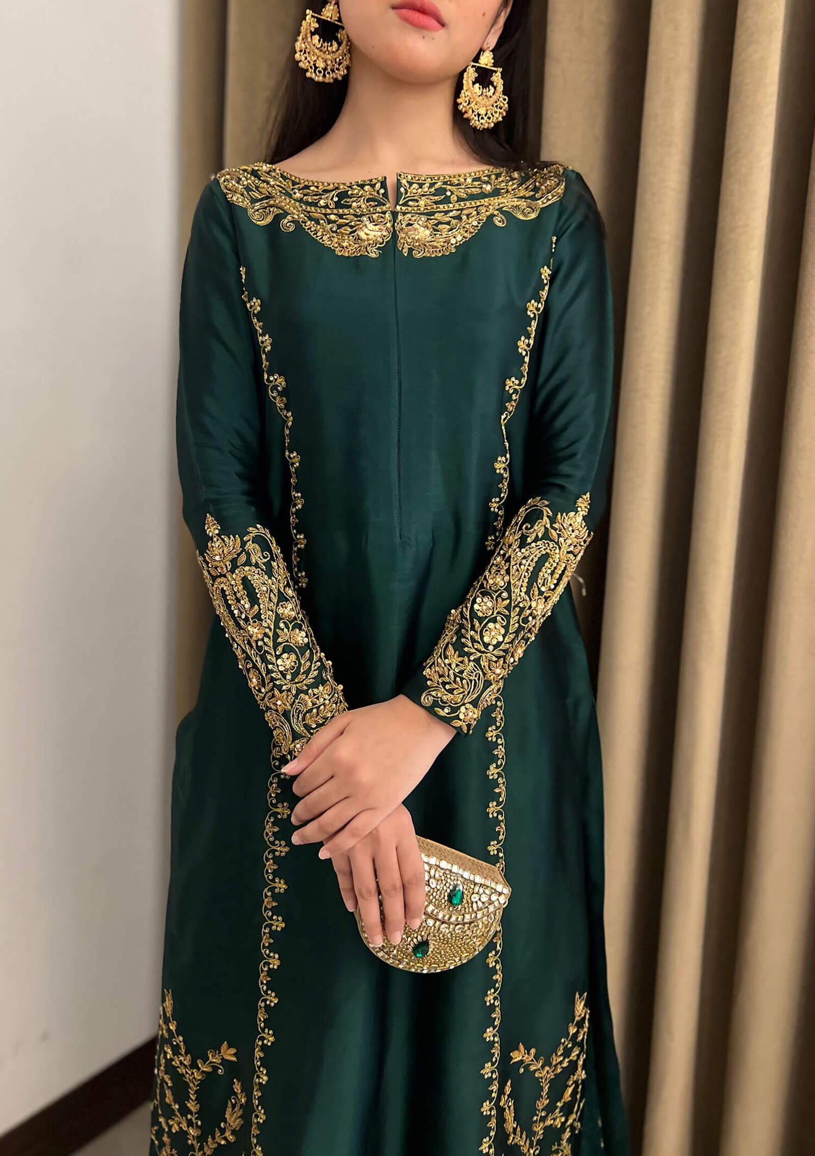 Zeenat-with-Izaar-Pants-&amp;-Dupatta-Image-Four