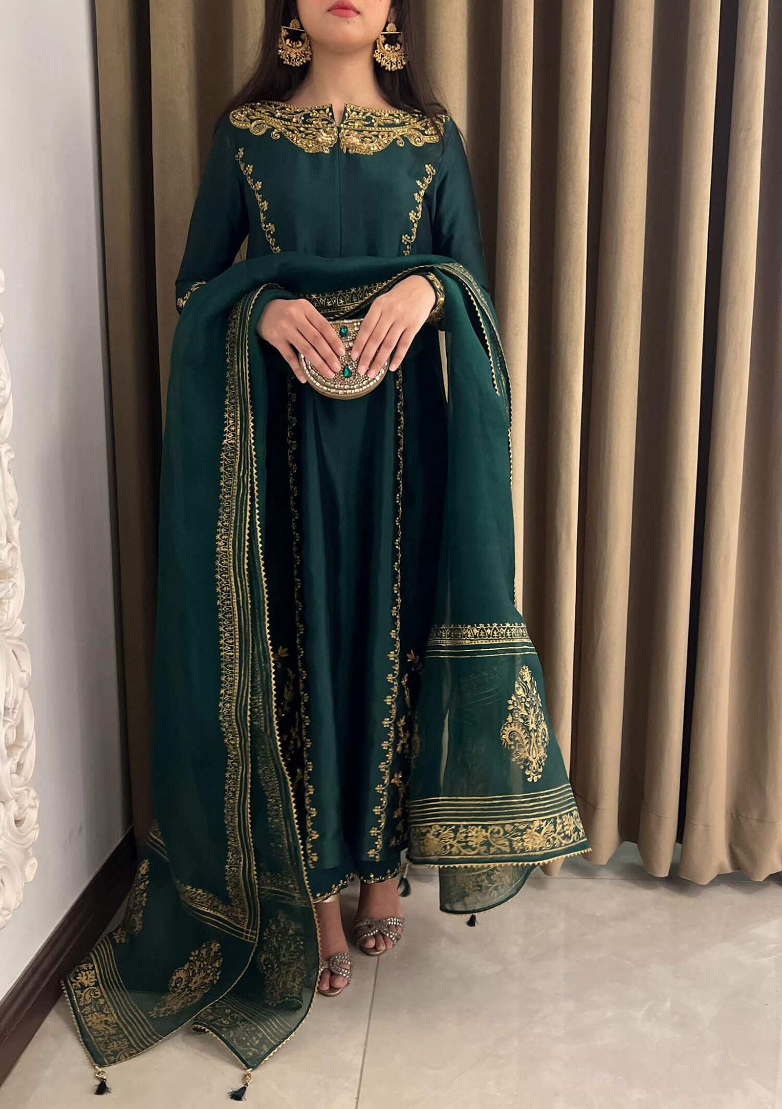 Zeenat-with-Izaar-Pants-&amp;-Dupatta-Image-One