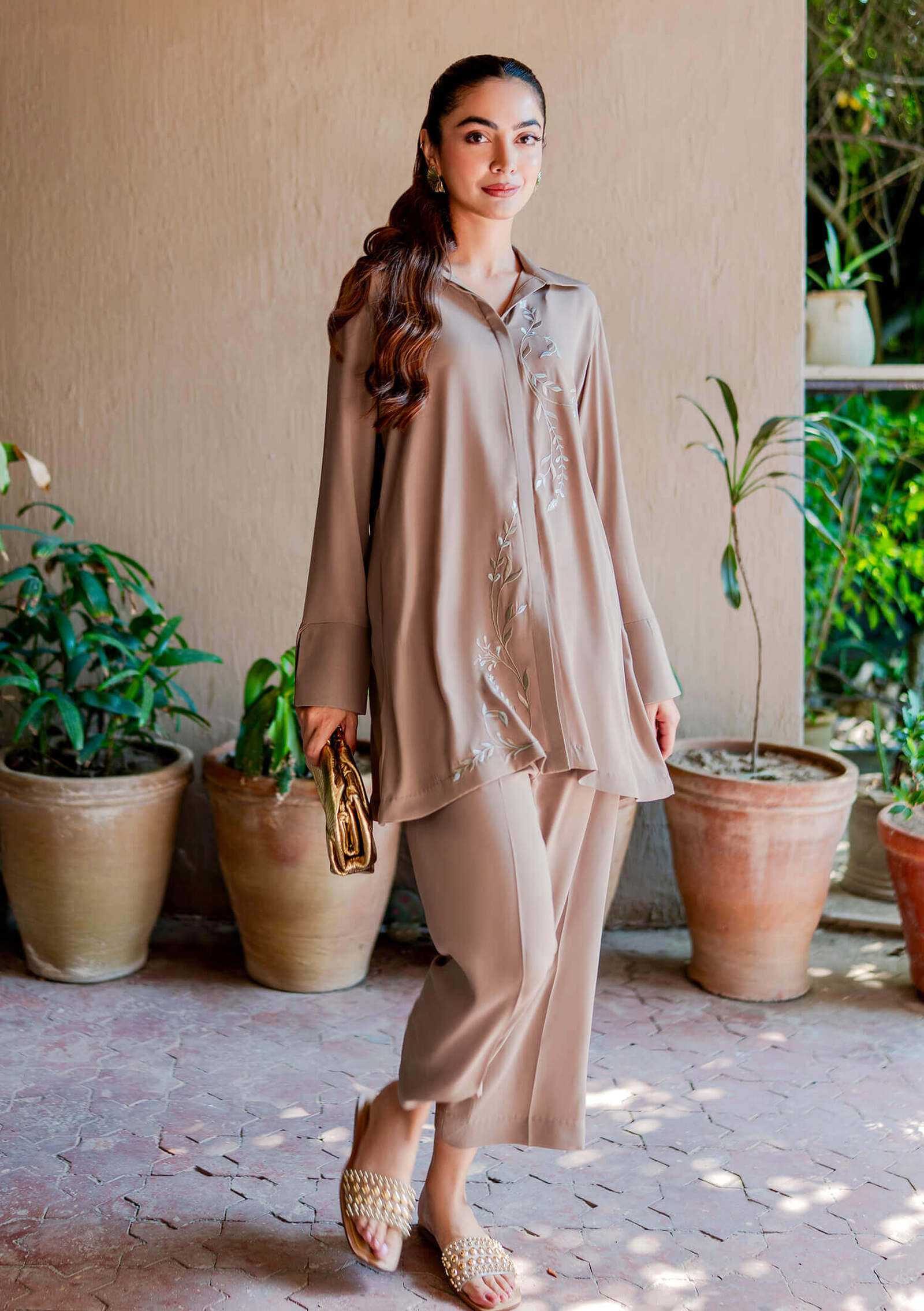 Aurea-with_Pants-Featured-Image