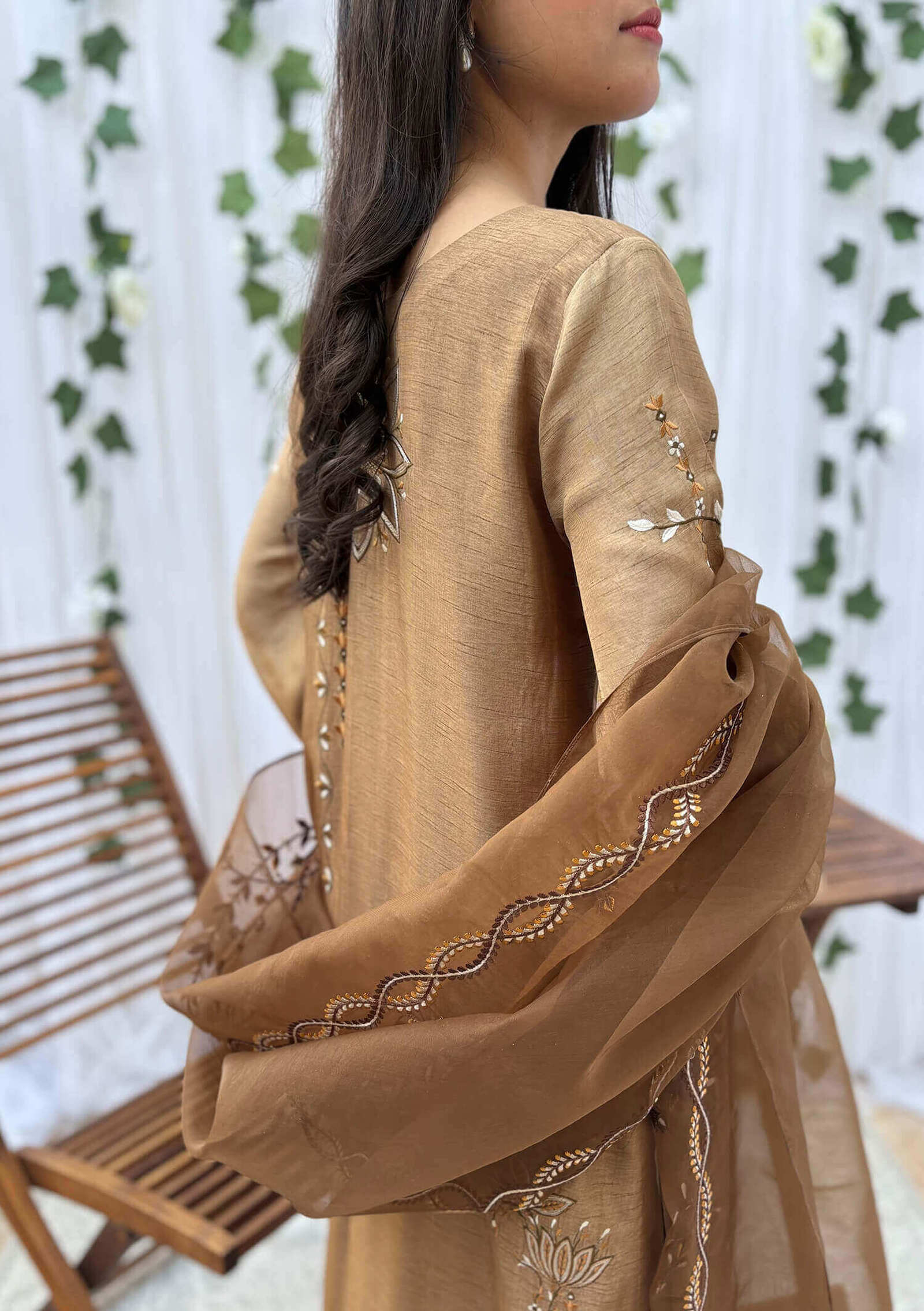 Mocha-with-Izaar-&-Dupatta-Image-Five