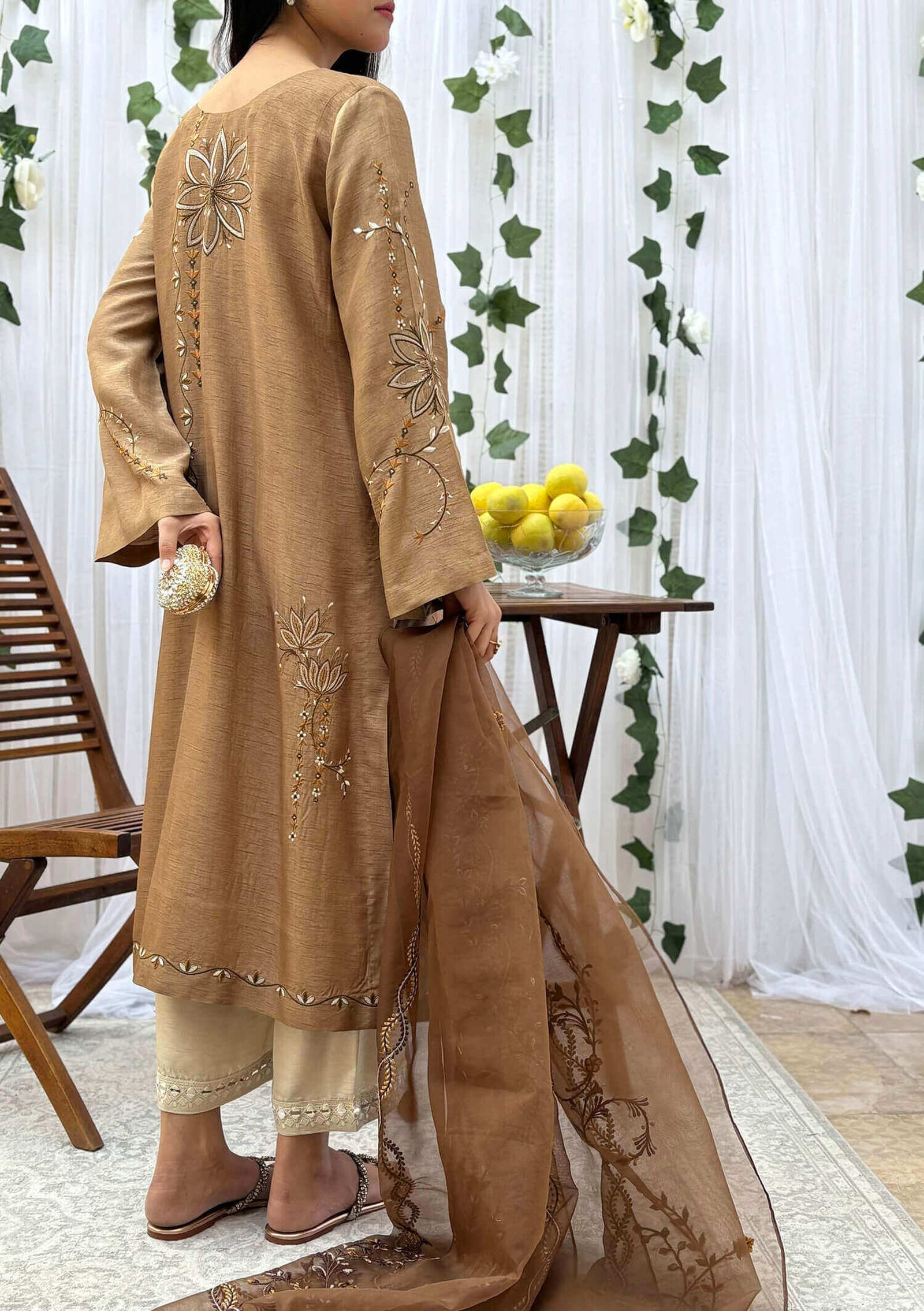 Mocha-with-Izaar-&-Dupatta-Image-Four
