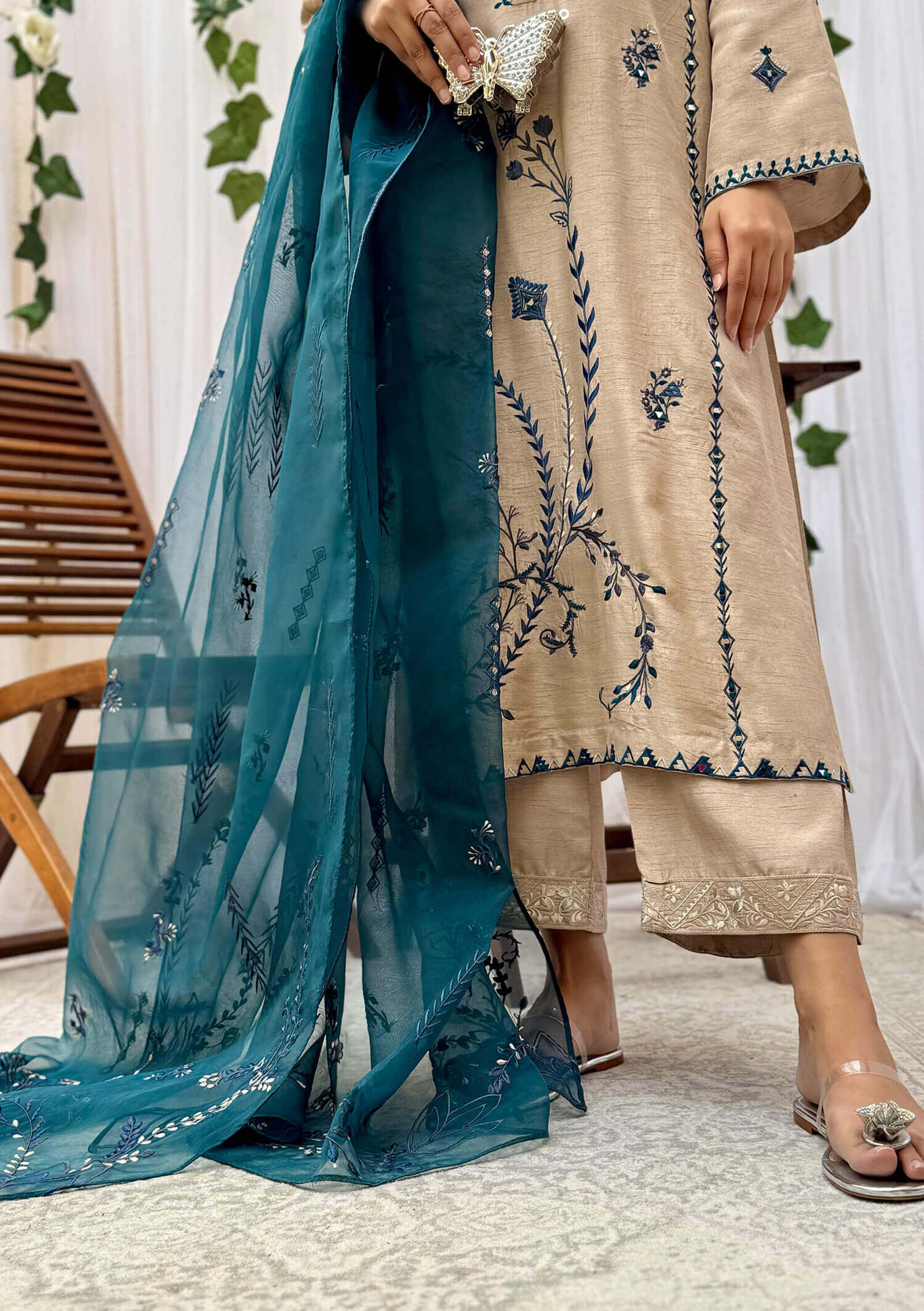 Lumi-with-Izaar-&-Dupatta-Image-Five