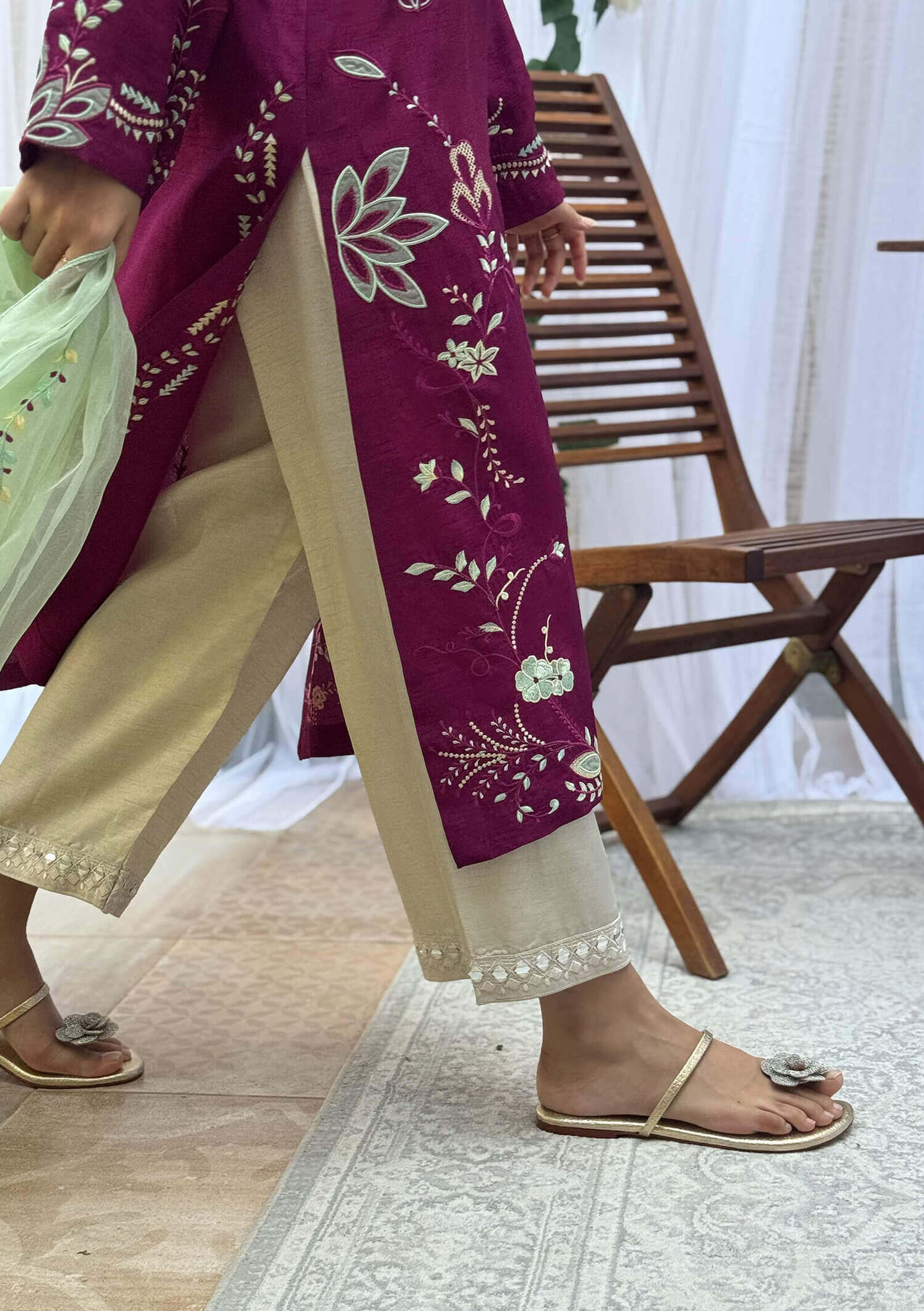 Mila-with-Izaar-&-Dupatta-Image-Eight