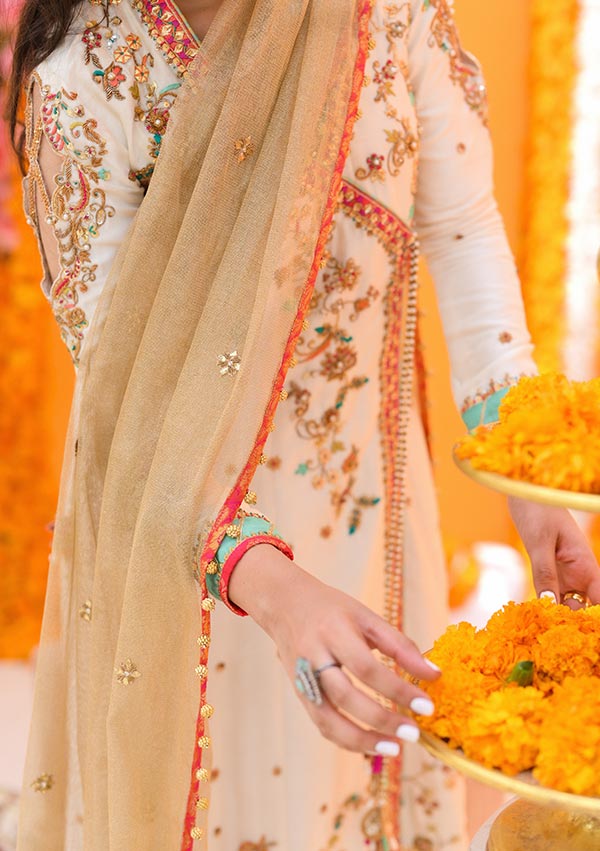 Nazm-With-Izhaar-And-Dupatta-Image-Five