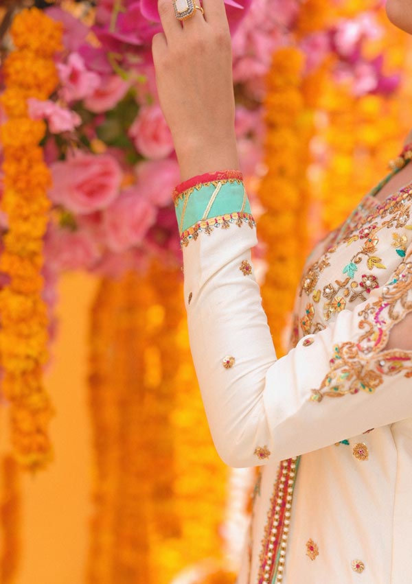 Nazm-With-Izhaar-And-Dupatta-Image-Four